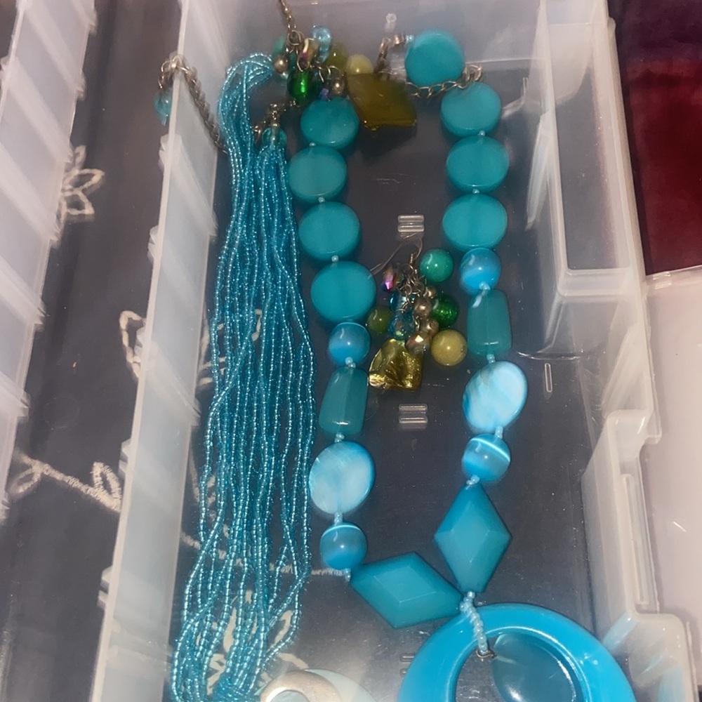 BUNDLE OF ASSORTED VINTAGE JEWELRY - Picture 7 of 13